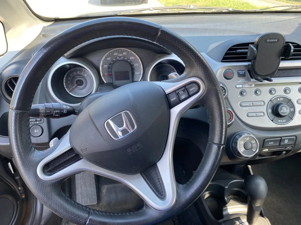 2010 Honda Fit - Image 9 of 11
