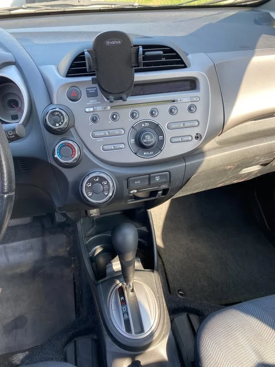 2010 Honda Fit - Image 10 of 11
