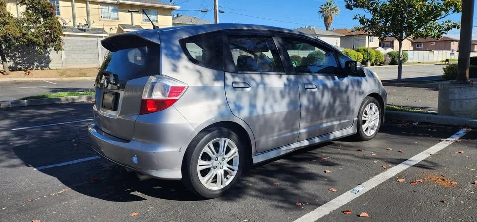 2010 Honda Fit - Image 5 of 16