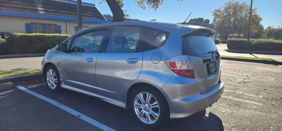 2010 Honda Fit - Image 3 of 16