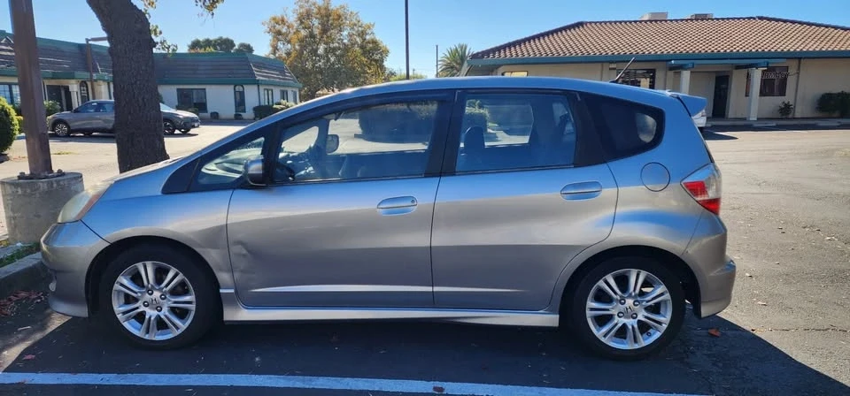 2010 Honda Fit - Image 2 of 16