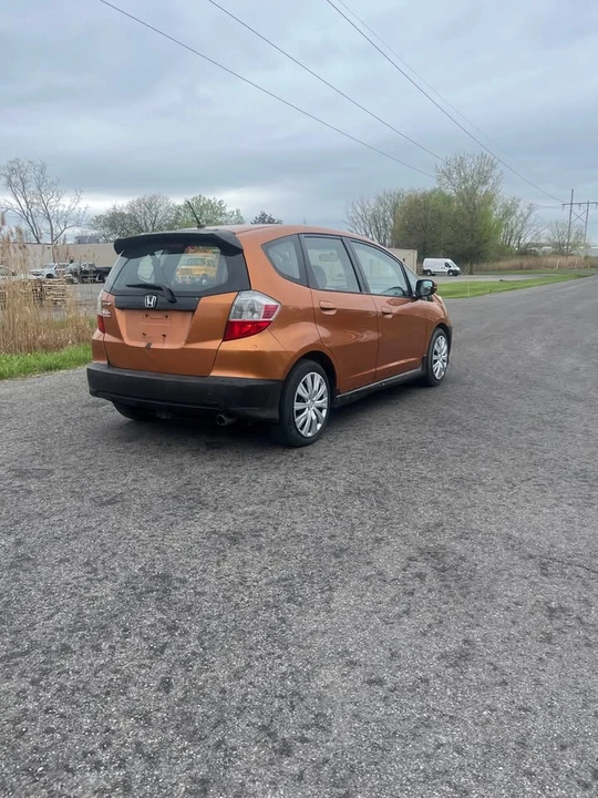 2010 Honda Fit - Image 6 of 12