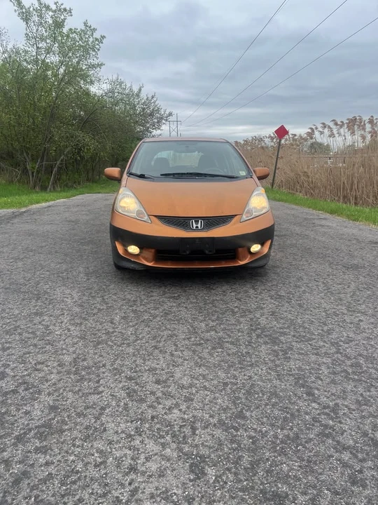 2010 Honda Fit - Image 2 of 12