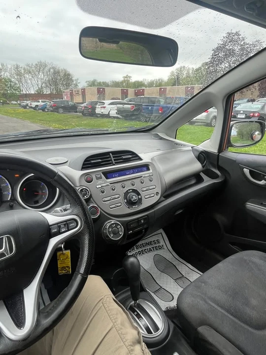 2010 Honda Fit - Image 10 of 12