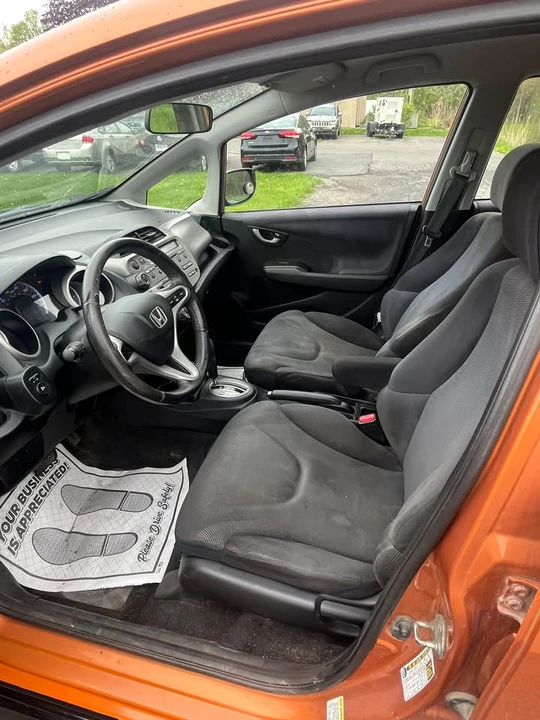 2010 Honda Fit - Image 11 of 12