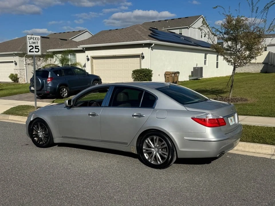 2010 Hyundai Genesis - Image 4 of 11