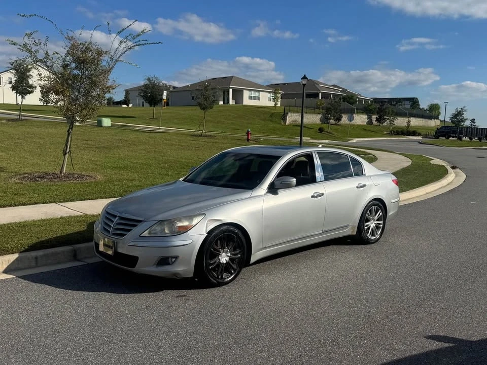 2010 Hyundai Genesis - Image 5 of 11