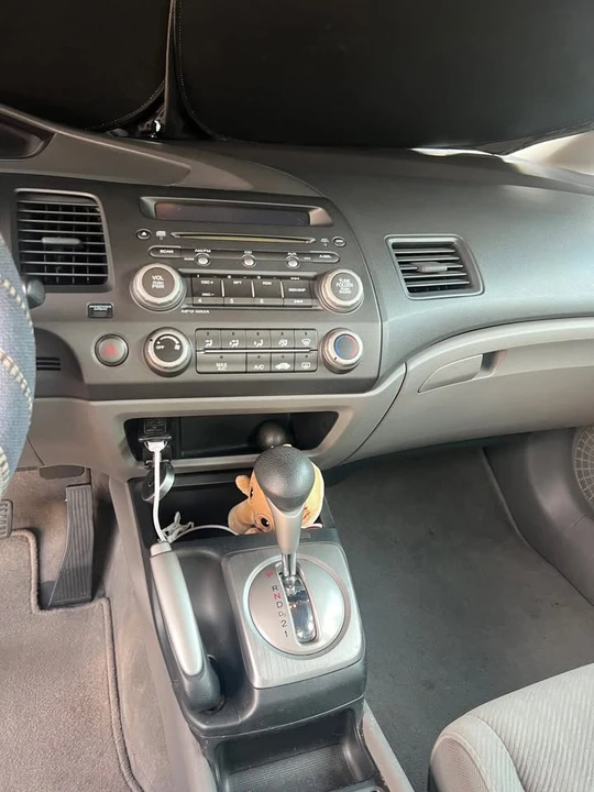 2010 Honda Civic 8th Gen - Image 6 of 9