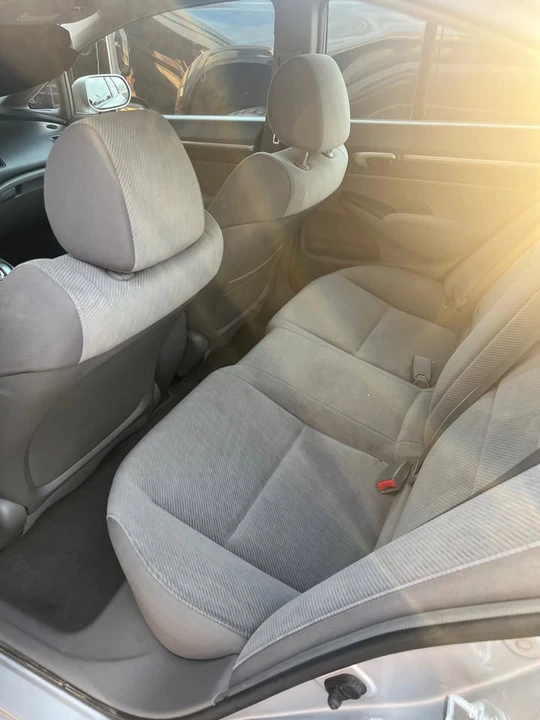 2010 Honda Civic 8th Gen - Image 5 of 9