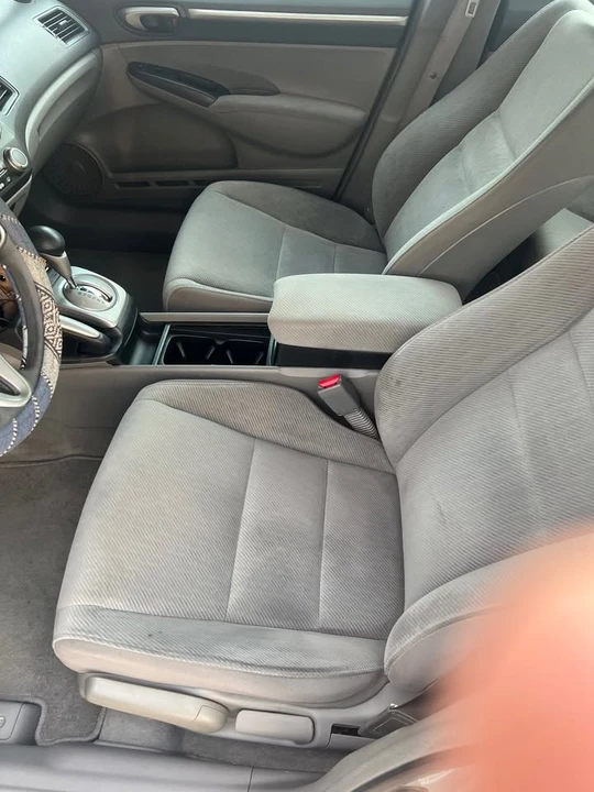 2010 Honda Civic 8th Gen - Image 7 of 9