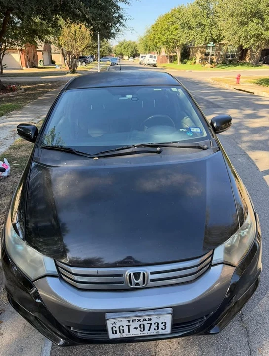 2010 Honda Insight 2nd Gen - Image 2 of 15