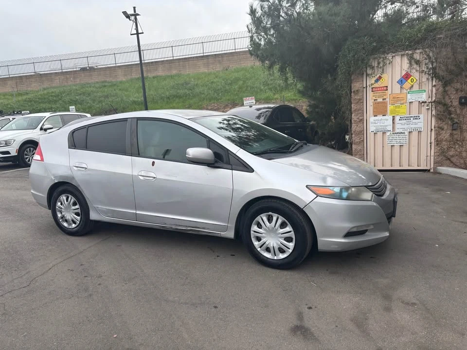 2010 Honda Insight 2nd Gen - Image 2 of 6