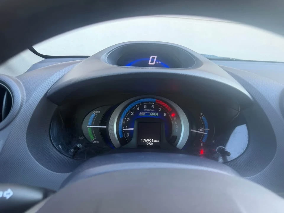 2010 Honda Insight 2nd Gen - Image 7 of 8
