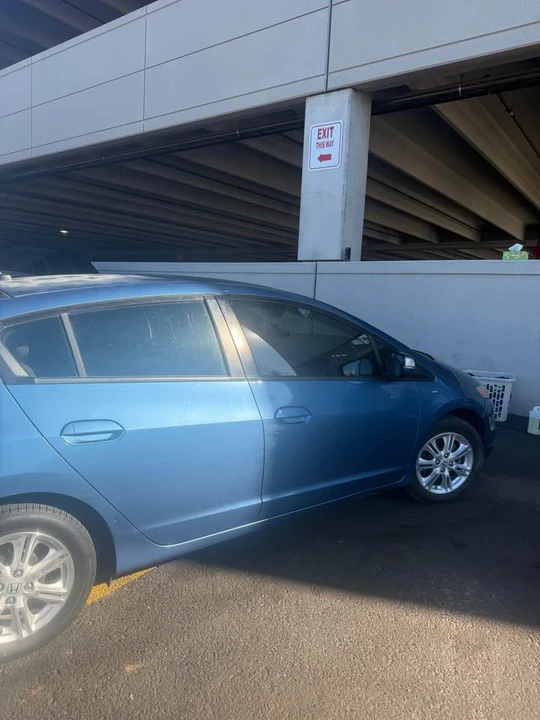 2010 Honda Insight 2nd Gen - Image 2 of 8