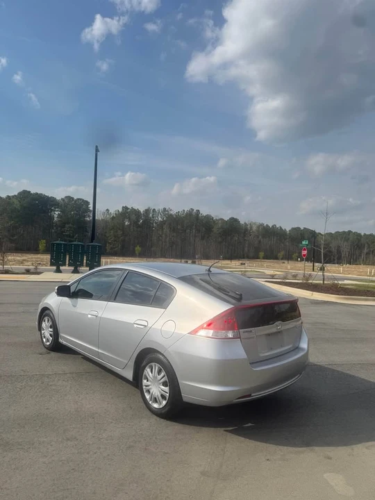 2010 Honda Insight 2nd Gen - Image 2 of 9