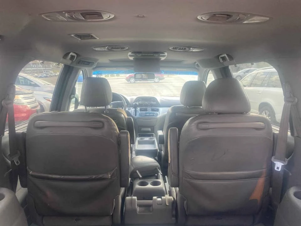 2010 Honda Odyssey - Image 12 of 15