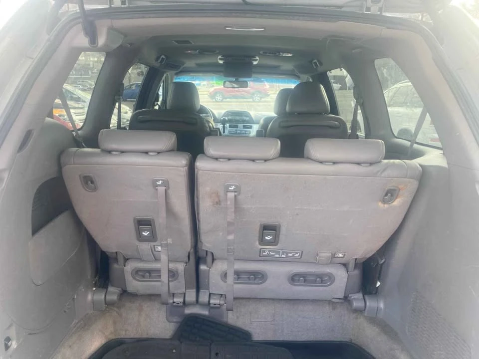 2010 Honda Odyssey - Image 13 of 15
