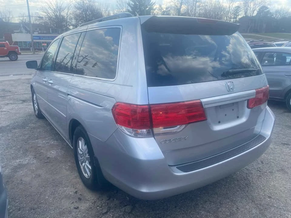 2010 Honda Odyssey - Image 15 of 15