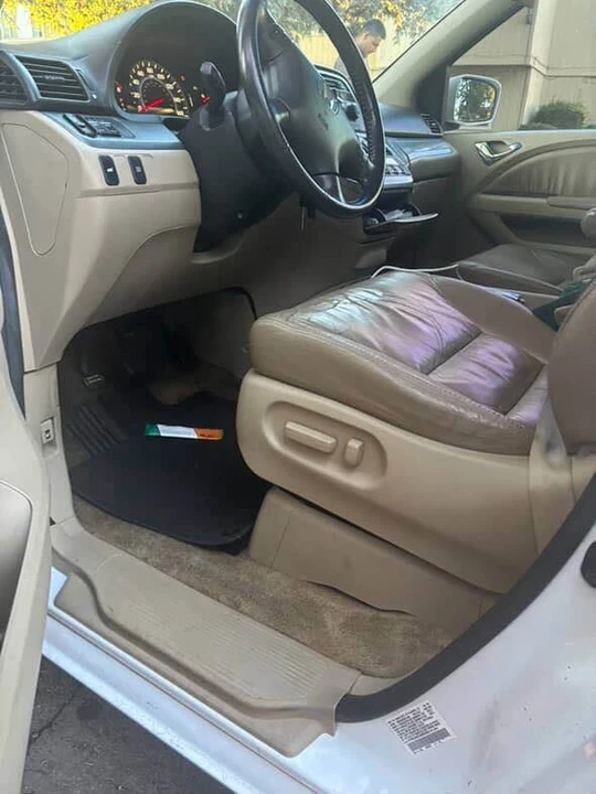 2010 Honda Odyssey - Image 4 of 10