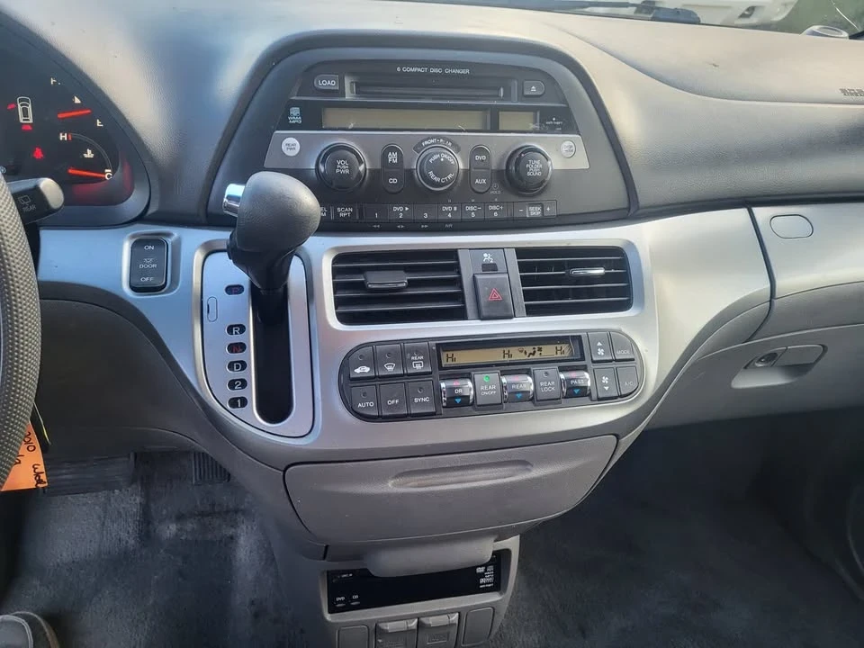 2010 Honda Odyssey - Image 9 of 15