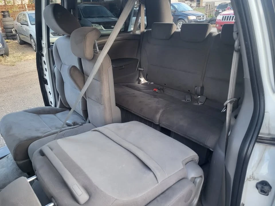 2010 Honda Odyssey - Image 10 of 15