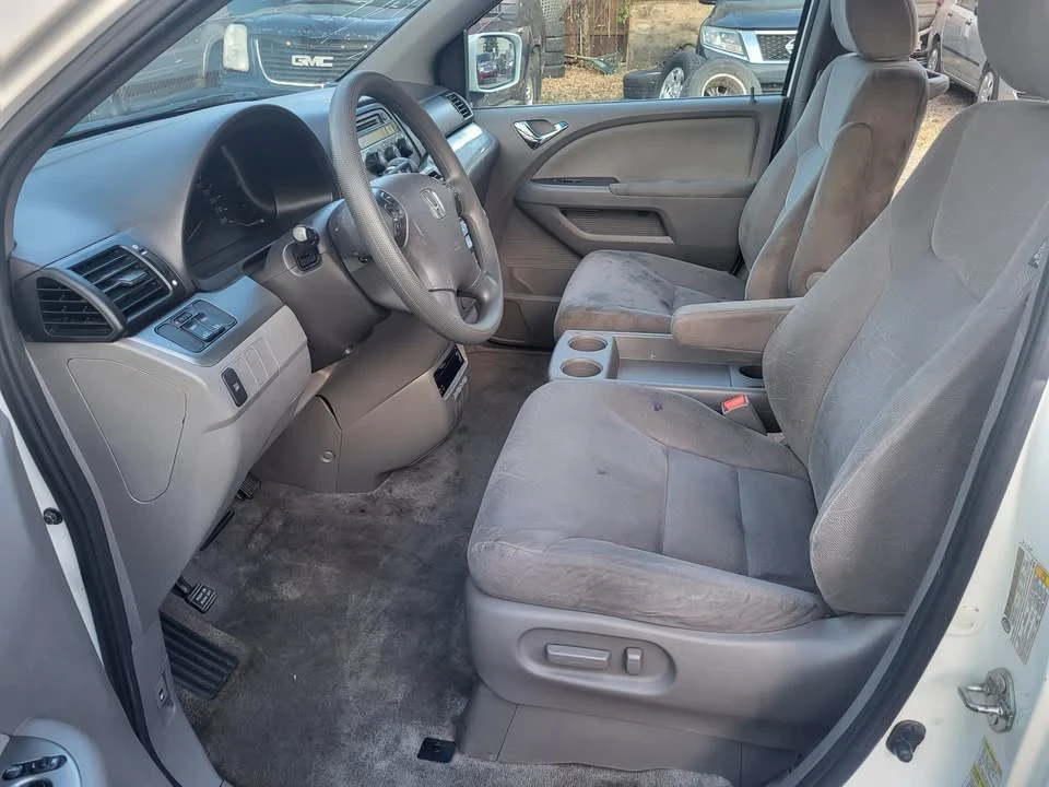 2010 Honda Odyssey - Image 7 of 15