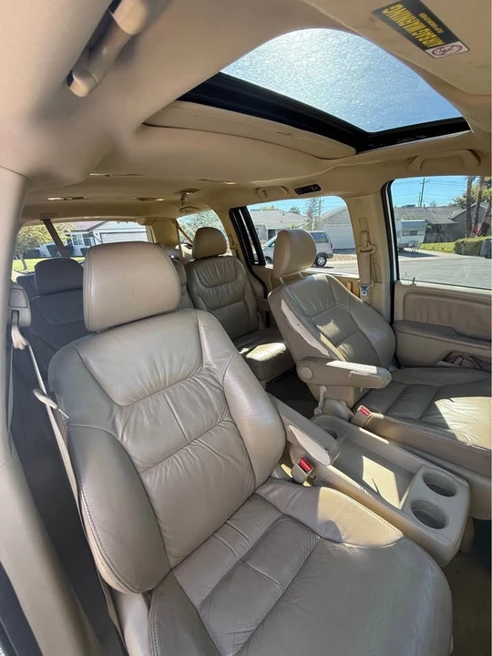 2010 Honda Odyssey - Image 4 of 5
