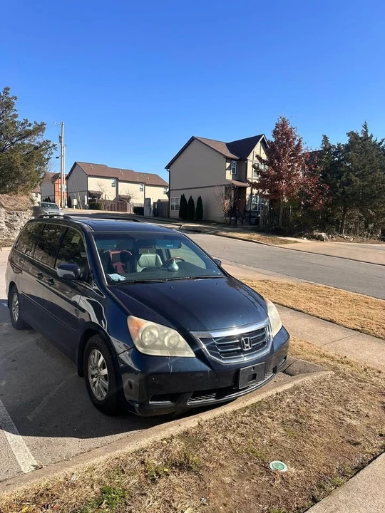 2010 Honda Odyssey - Image 2 of 2
