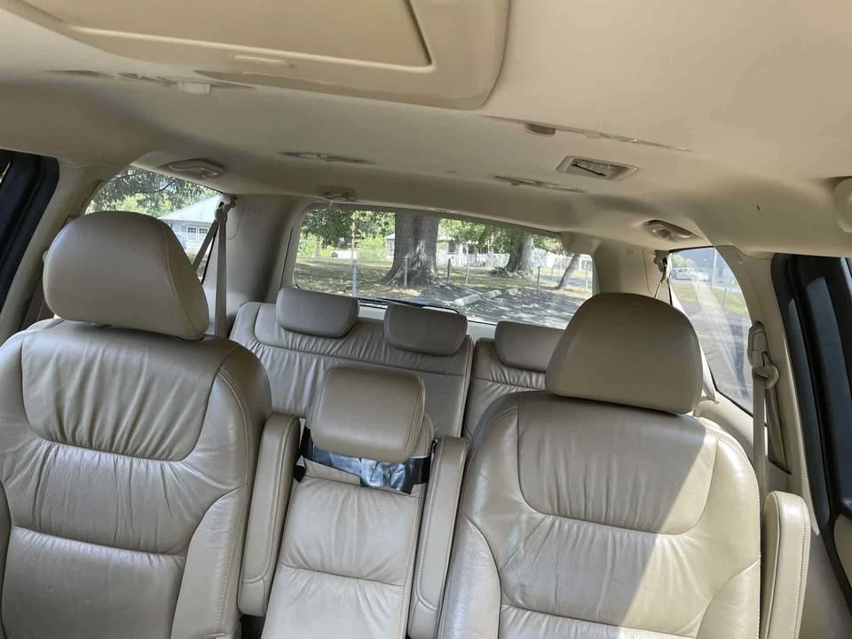 2010 Honda Odyssey - Image 6 of 7