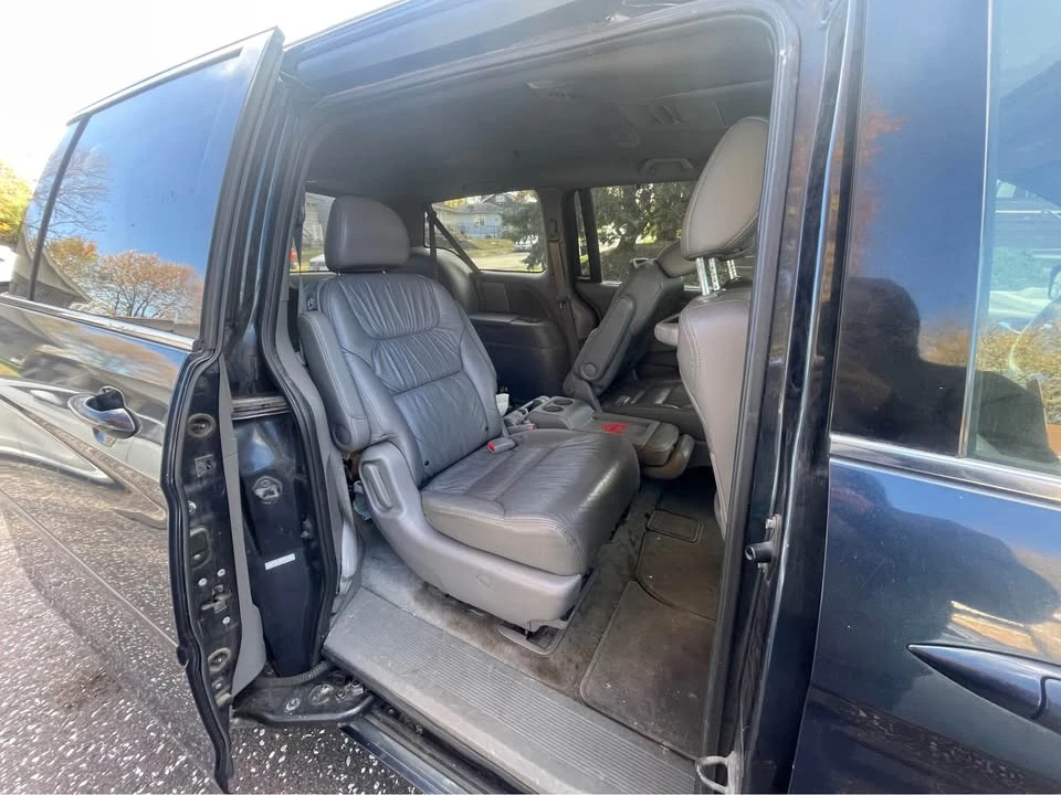 2010 Honda Odyssey - Image 7 of 15