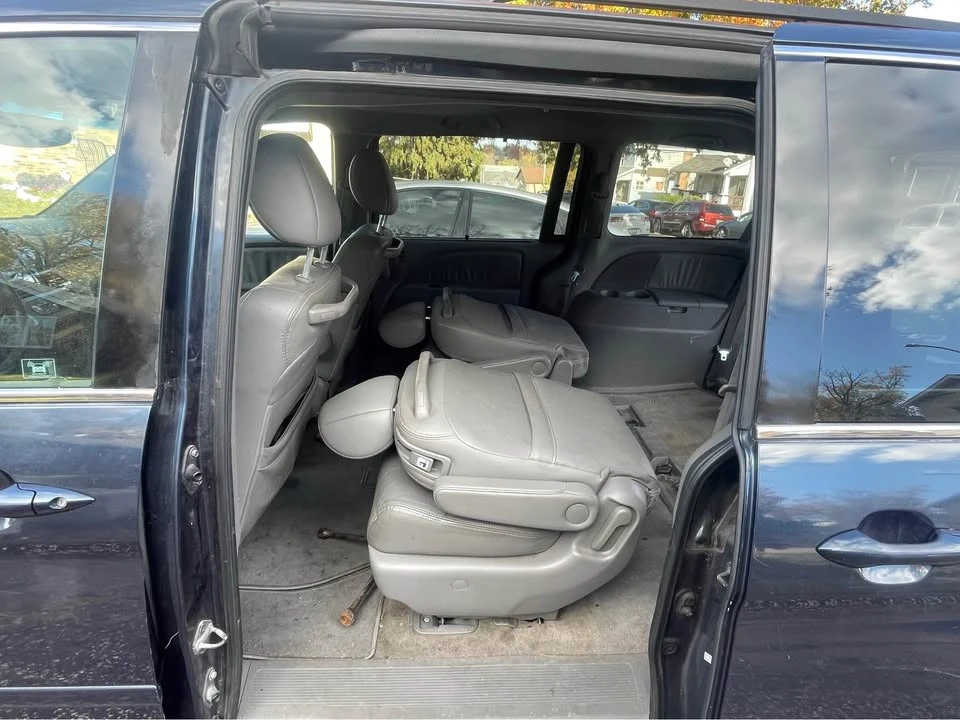 2010 Honda Odyssey - Image 8 of 15