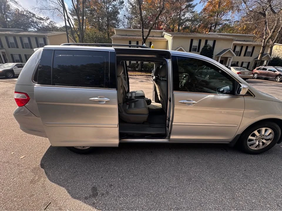 2010 Honda Odyssey - Image 4 of 10
