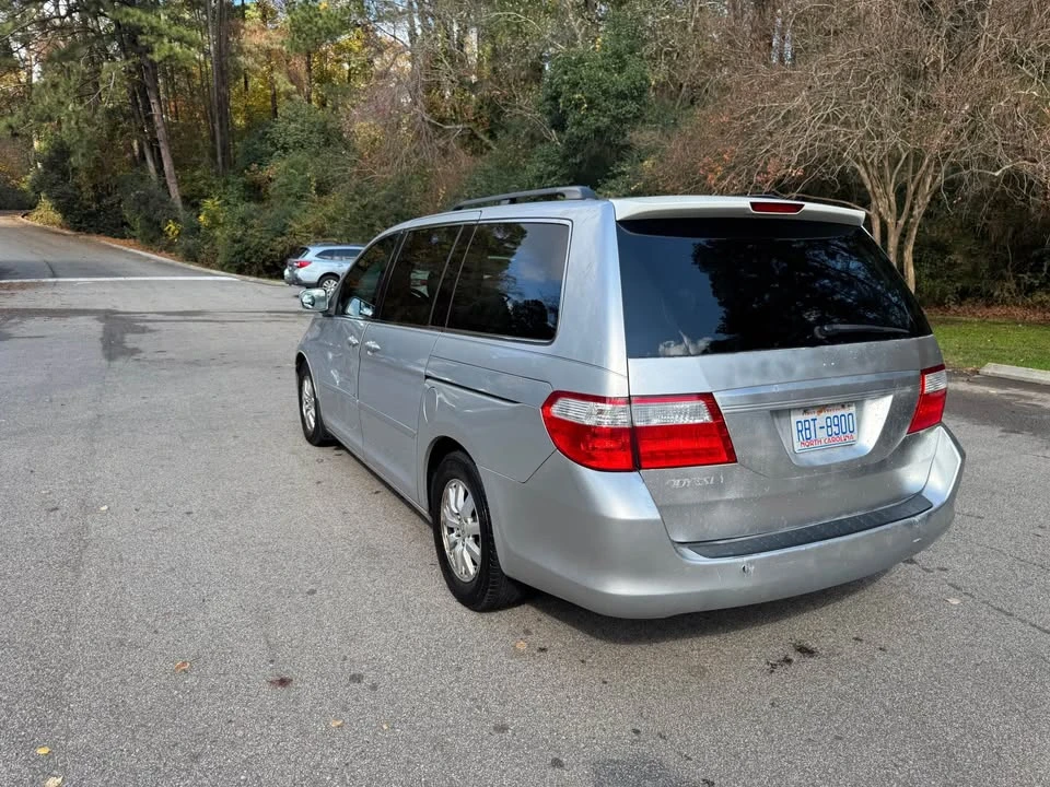 2010 Honda Odyssey - Image 9 of 10