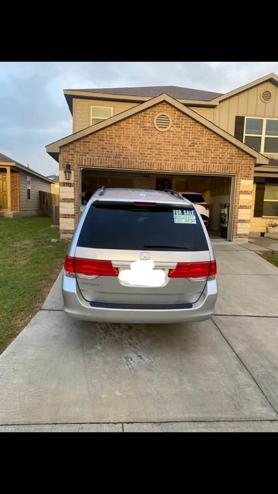 2010 Honda Odyssey - Image 2 of 6