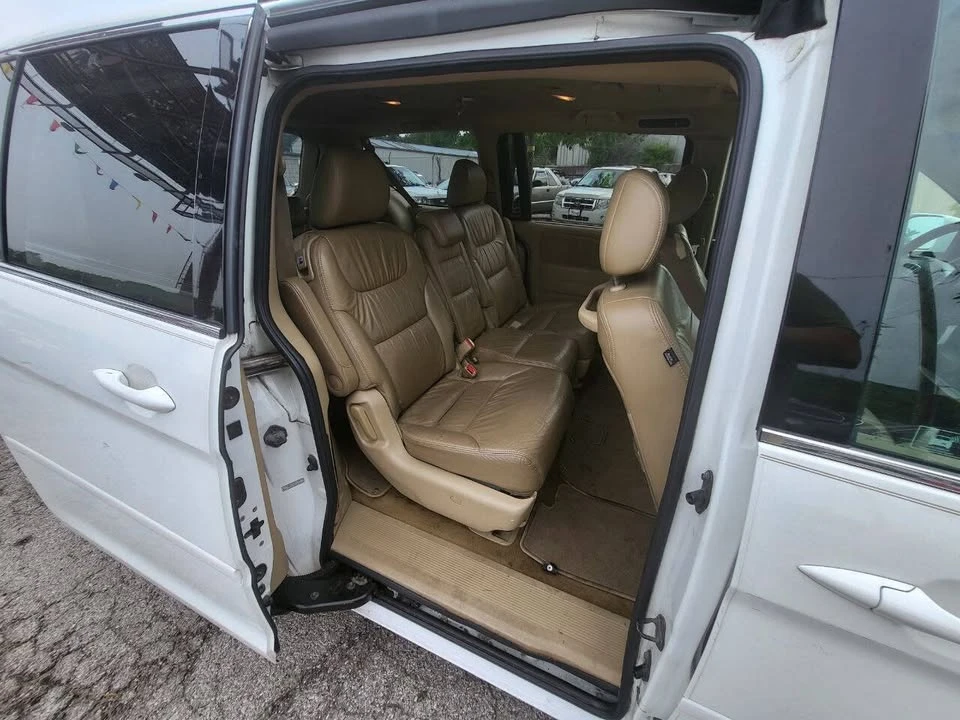 2010 Honda Odyssey - Image 17 of 18