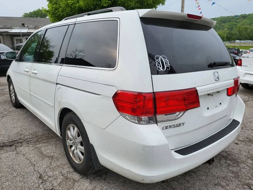 2010 Honda Odyssey - Image 8 of 18