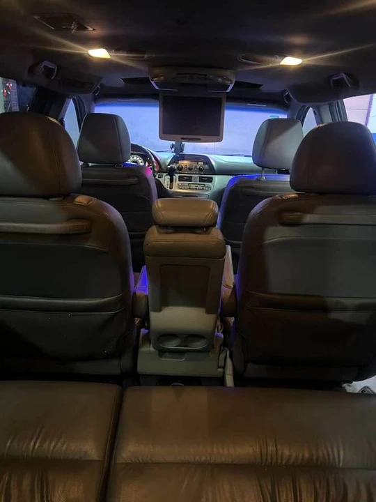 2010 Honda Odyssey - Image 11 of 14