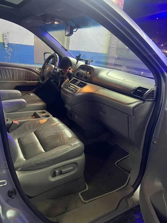 2010 Honda Odyssey - Image 13 of 14