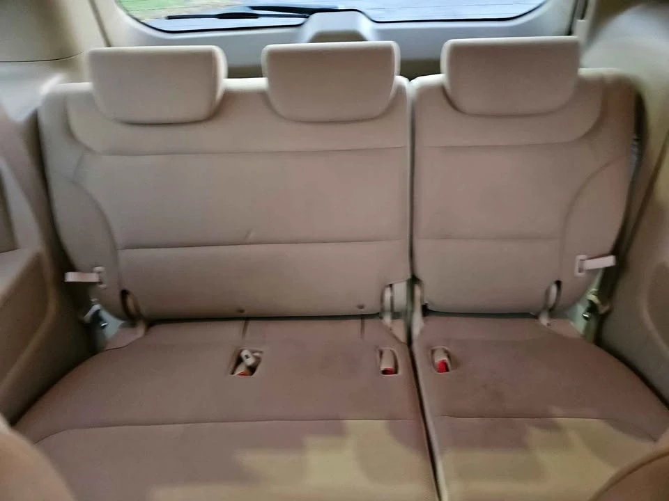 2010 Honda Odyssey - Image 17 of 19