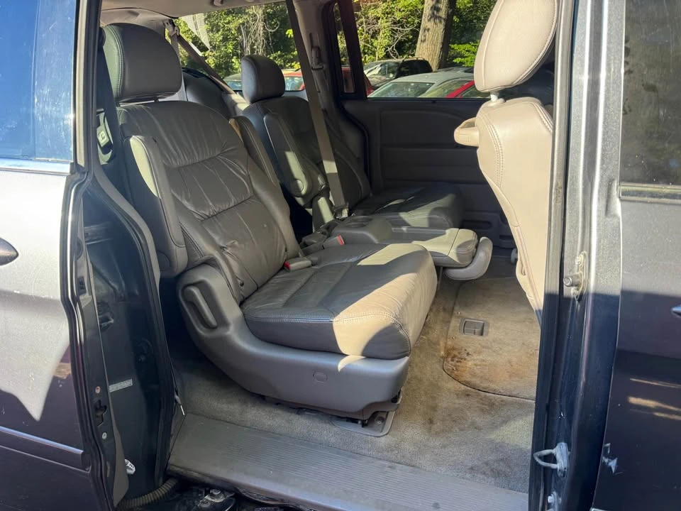 2010 Honda Odyssey - Image 6 of 12