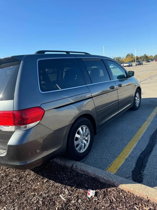 2010 Honda Odyssey - Image 3 of 18