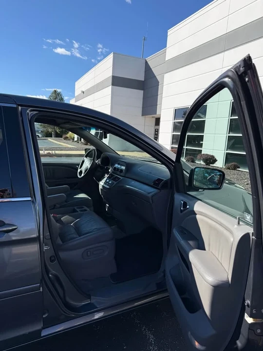 2010 Honda Odyssey - Image 4 of 11