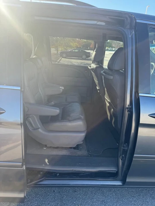 2010 Honda Odyssey - Image 10 of 18