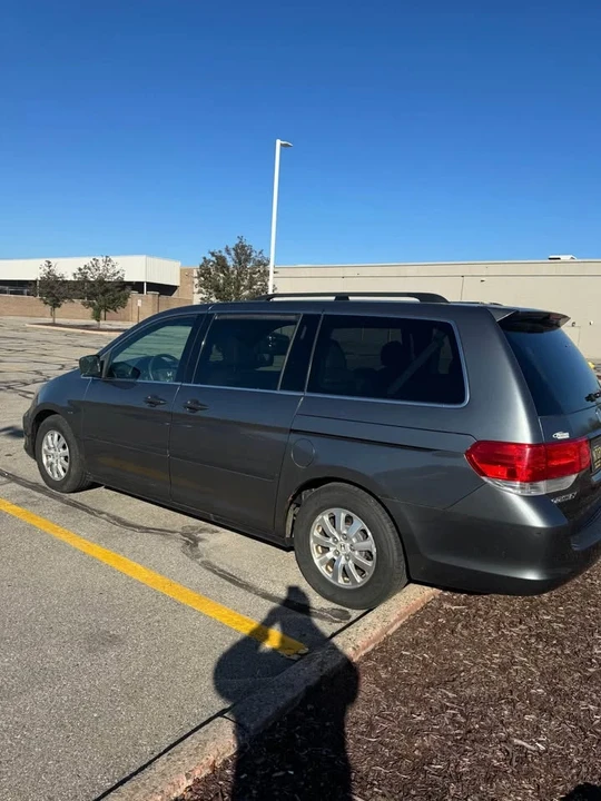 2010 Honda Odyssey - Image 2 of 18