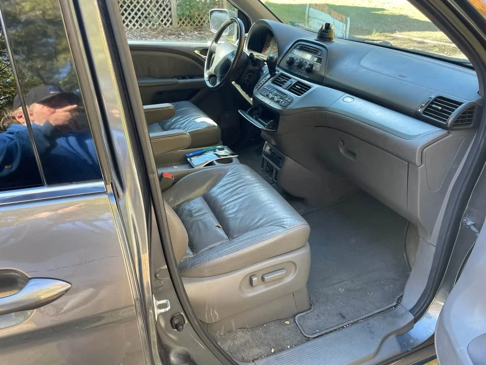 2010 Honda Odyssey - Image 3 of 9