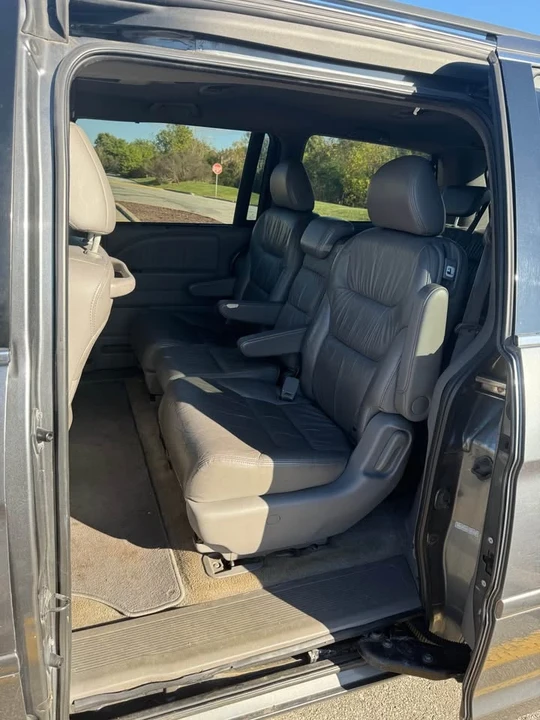 2010 Honda Odyssey - Image 9 of 18