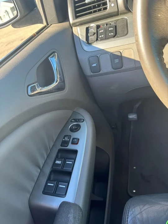 2010 Honda Odyssey - Image 15 of 18