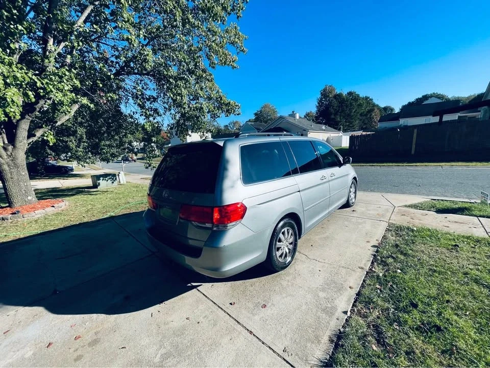 2010 Honda Odyssey - Image 9 of 12