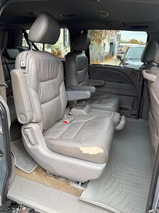 2010 Honda Odyssey - Image 12 of 16