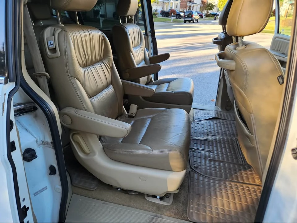 2010 Honda Odyssey - Image 7 of 19